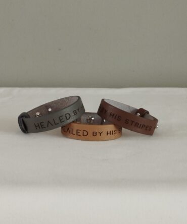 Leren armband - HEALED by His stripes